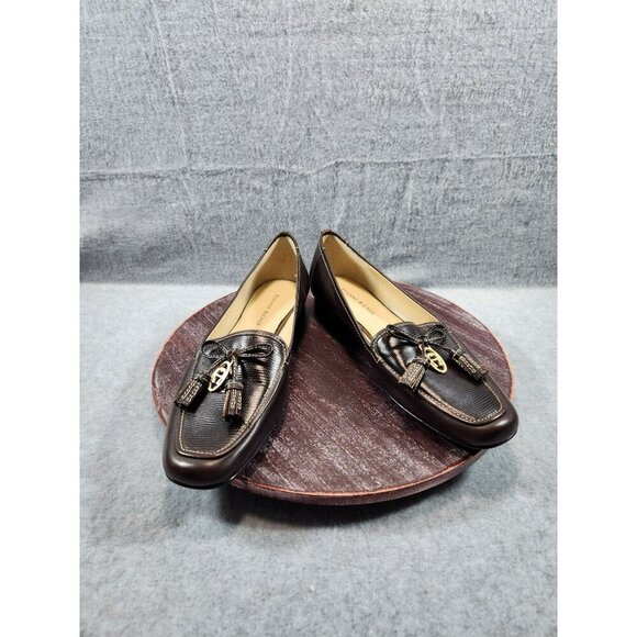 Etienne Aigner Brown "Vita" Loafers With Tassel & Gold Hardware & Low Heel 8M - Picture 1 of 13